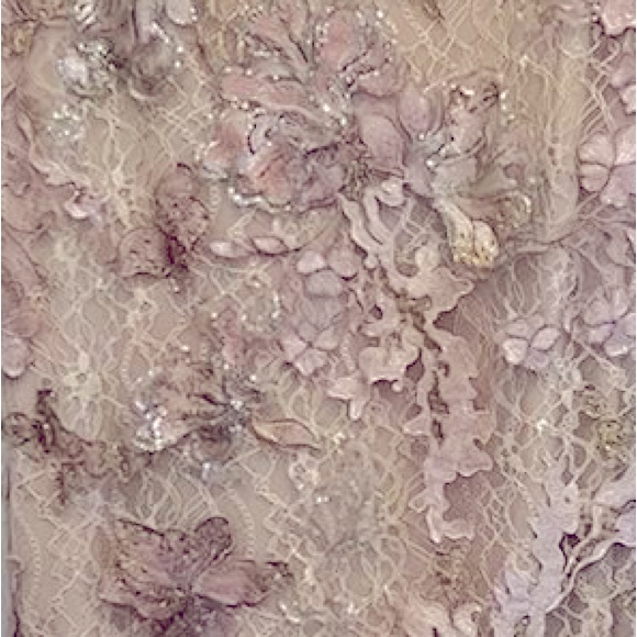 MAC DUGGAL
Floral Lace Gown - Picture 7 of 9